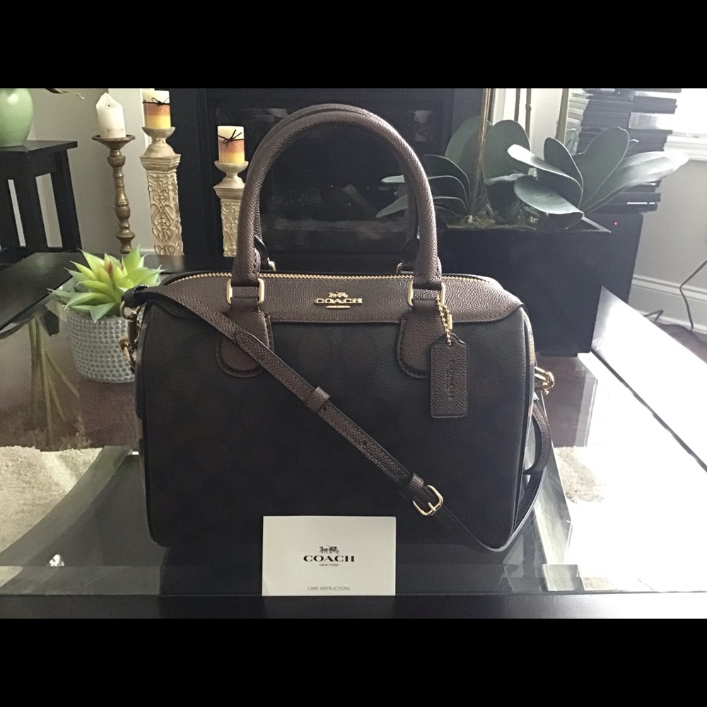 *SOLD*Coach Mini Bennett Signature Satchel - Picture 4 of 10